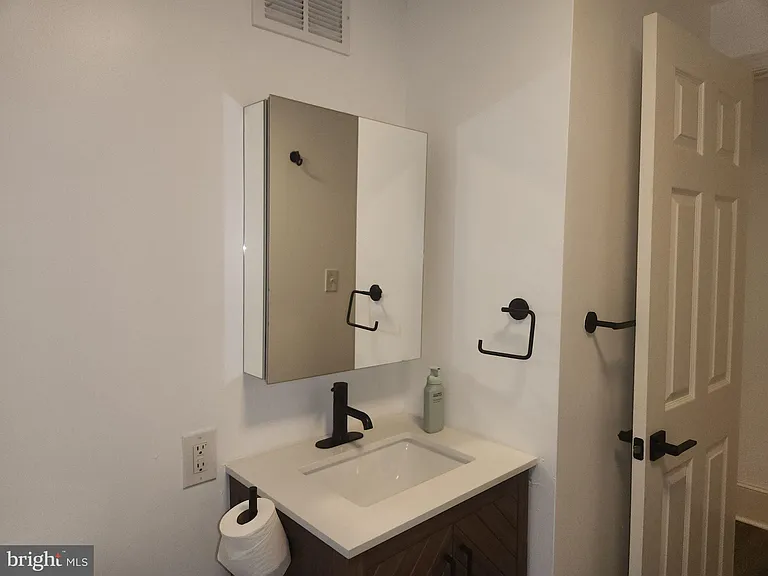 3856 Terrace St — Photo 36