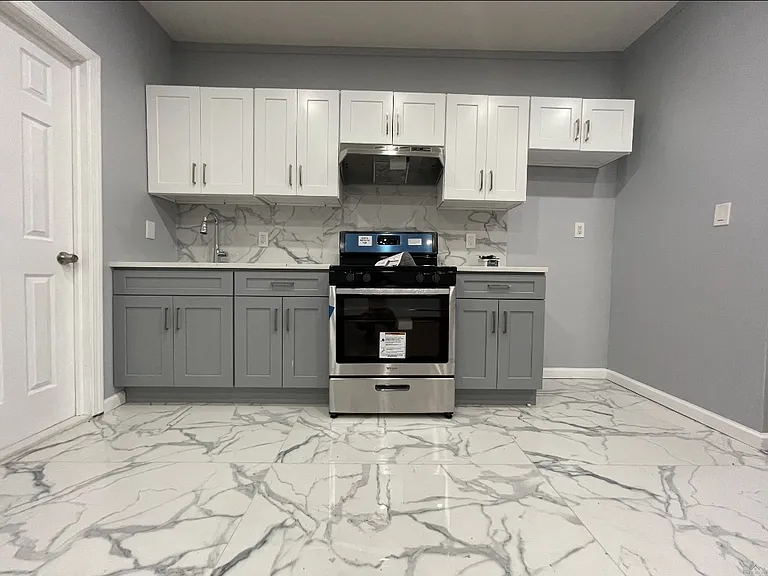 644 Kennedy Blvd #3R — Photo 1