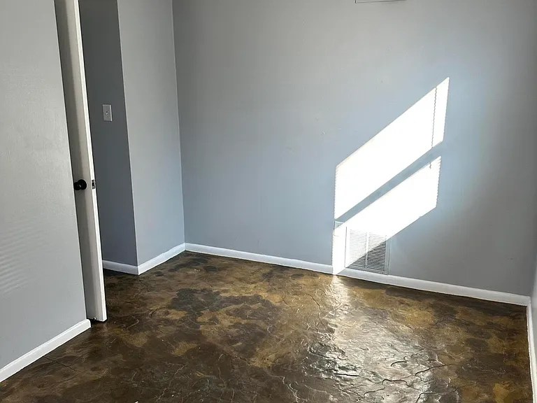 703 Wilkinson Blvd #2 — Photo 38