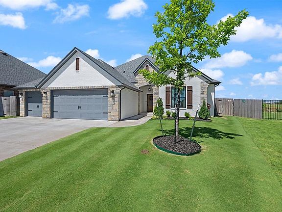 3rd image of 16705 Isabella Ct