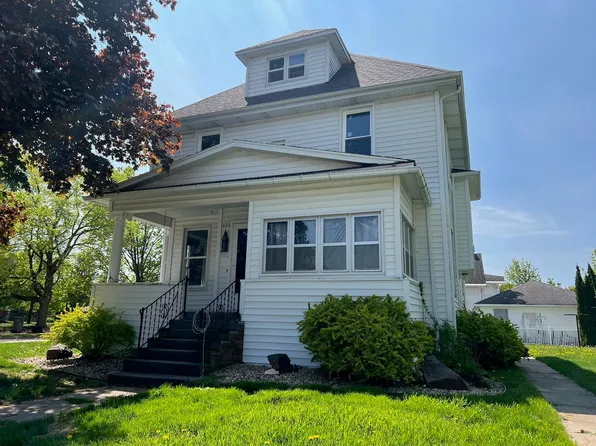 125 S Garden Ave, Gillett, WI 54124