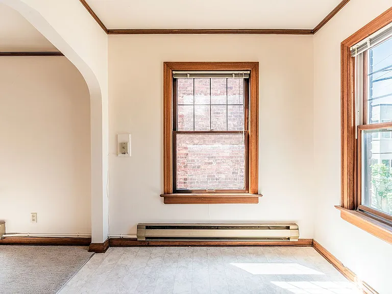 Leonard Apartments — Photo 10