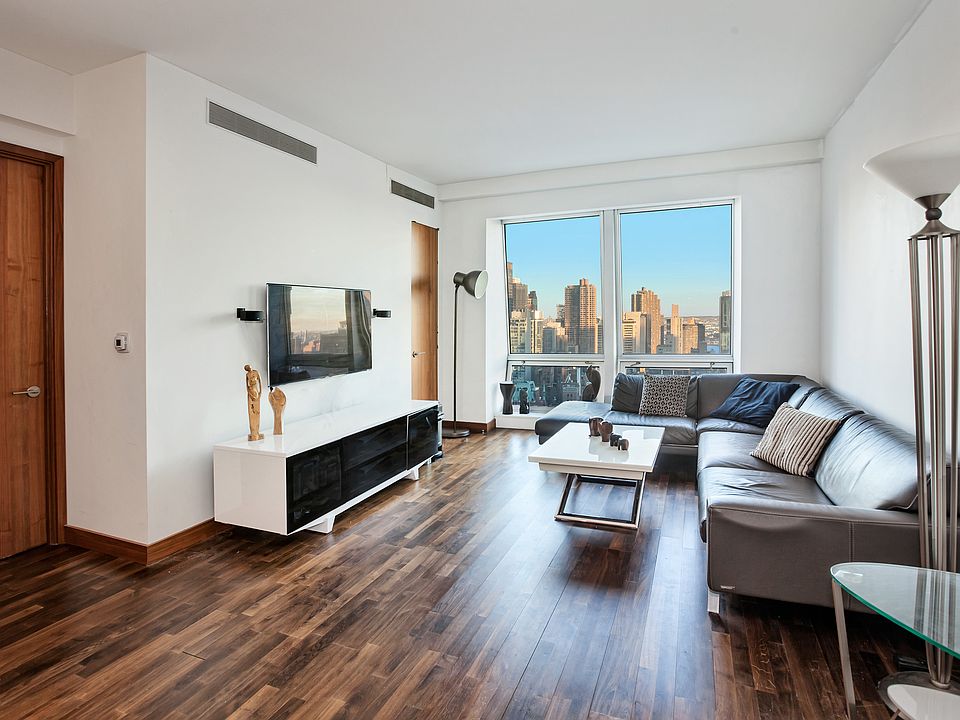 1st image of 400 5th Ave APT 35C