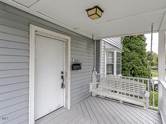 3rd image of 3656 Bellevue Rd