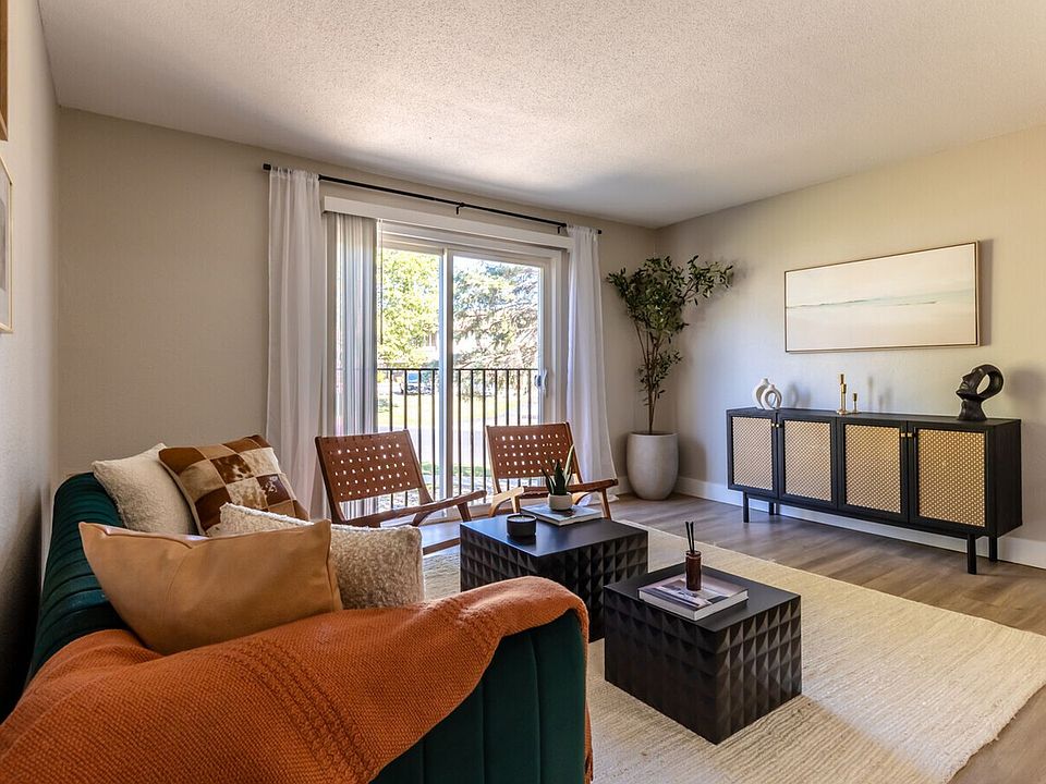 1st image of 1526 W Candletree Dr #D32e2ca30