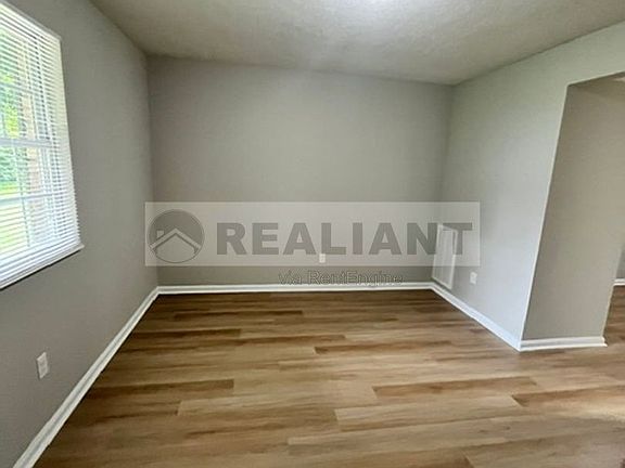 3rd image of 31 Hurley St #16