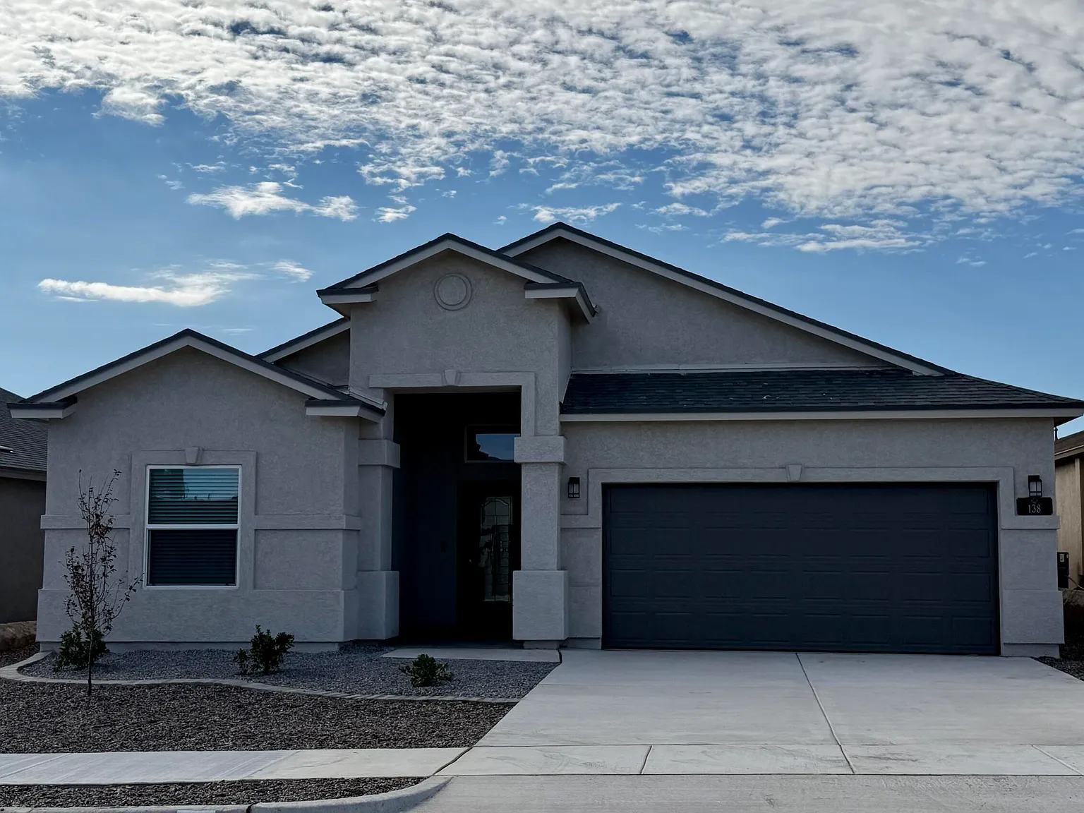 3 bed, 2.0 bath, 1709 sqft, $2,095 — Photo 1