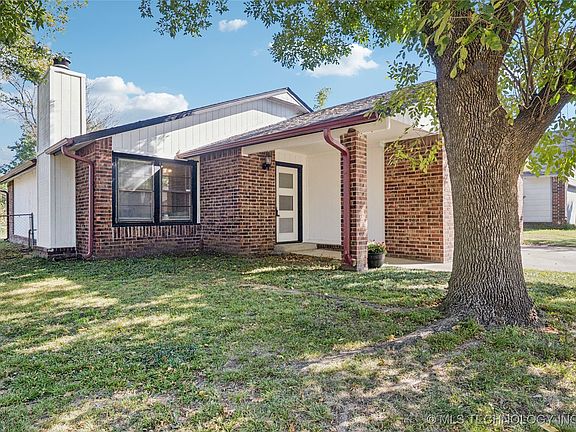 2nd image of 2506 E Princeton Ct