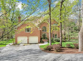 8115 Vista Forest Dr, Roanoke, VA 24018