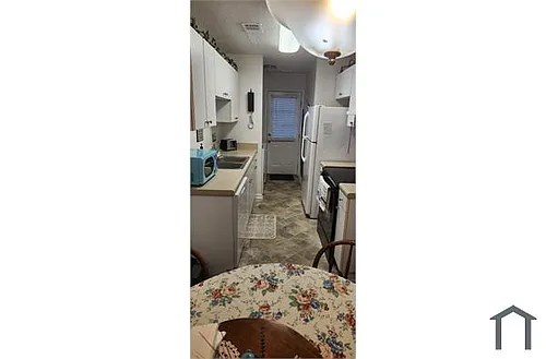 1079 Walnut St #A Photo 1