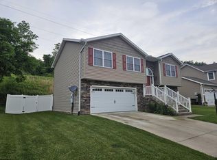115 Summits Rdg, Morgantown, WV 26508