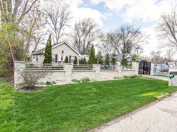 37832 N Harper Rd, Beach Park, IL 60087