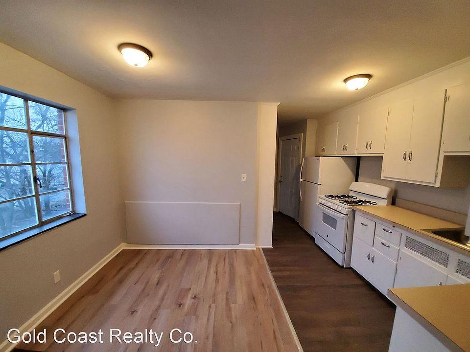 1st image of 24 Fernwood Ave #3