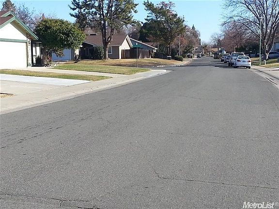 3rd image of 1351 Woodside Glen Way