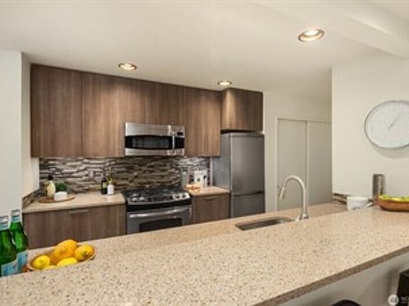 5th image of 1926 Fairview Ave E APT 301