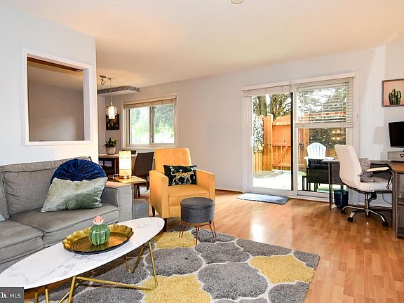 4th image of 1503 S George Mason Dr APT 1