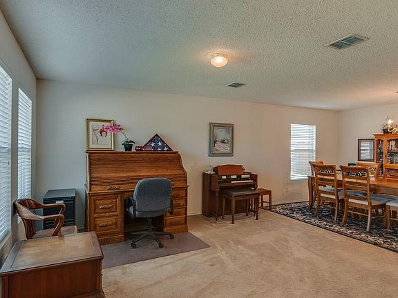 4th image of 5564 Ventura St