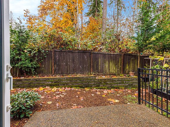 5th image of 22835 SE 5th Ct