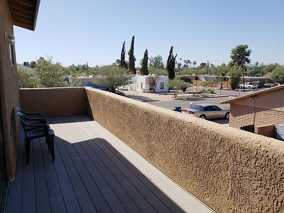 Balcony living space