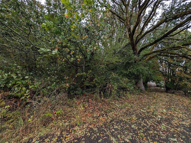 5th image of 0 NE Cascade Avenue