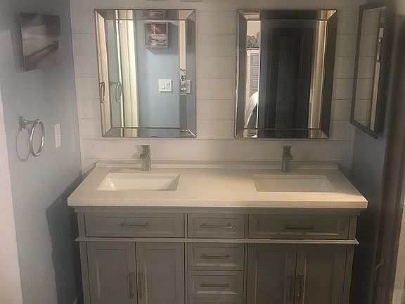 Master bathroom 