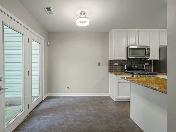 4th image of 495 Metropolitan St #495