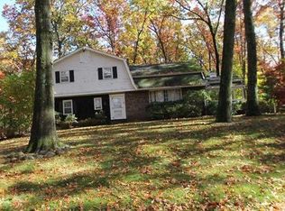 7 Beech Dr, Mahwah, NJ 07430