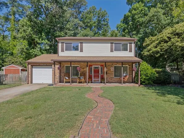 10 El Paso Ct, Hampton, VA 23669