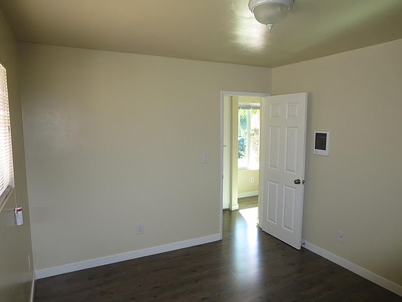 3rd image of 3925 33rd St APT 1