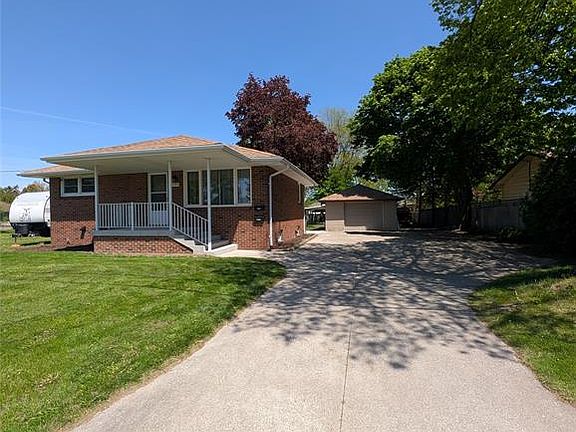 3rd image of 2990 Pillette Rd