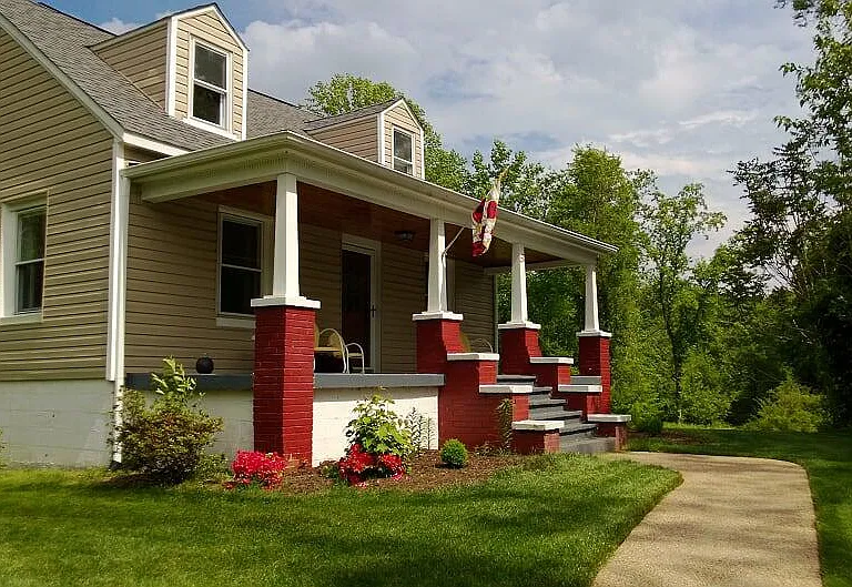 51 Brent Point Rd — Photo 1