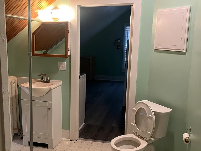 111 S Main St #6 — Photo 6