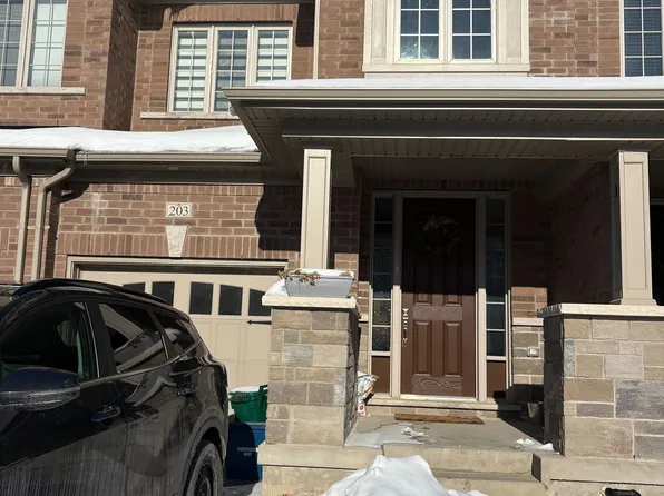 203 Broadacre Dr, Kitchener, ON N2R 0S6
