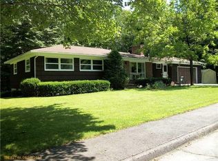 61 Ridgewood Dr, Augusta, ME 04330