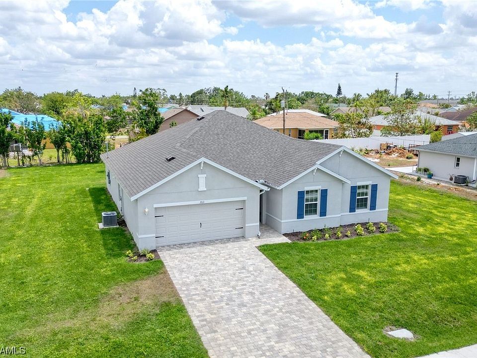 1st image of 703 SE 8th Pl