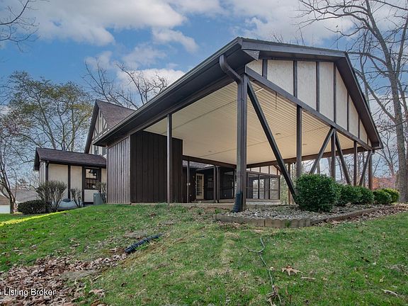 5th image of 697 Saint Andrews Rd