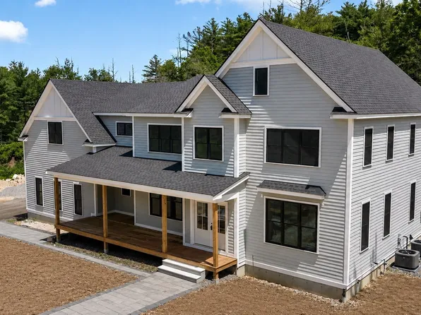 11 Betsy Ln, Rowley, MA 01969