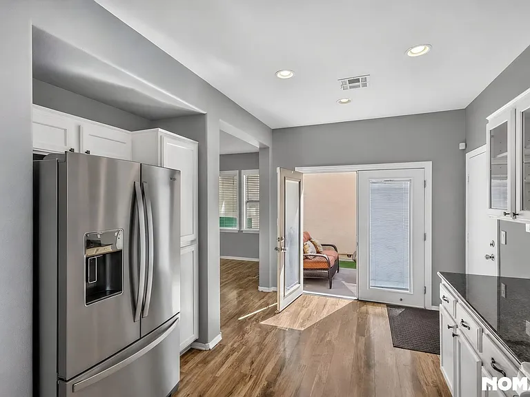 8528 Myrsine Ct — Photo 13