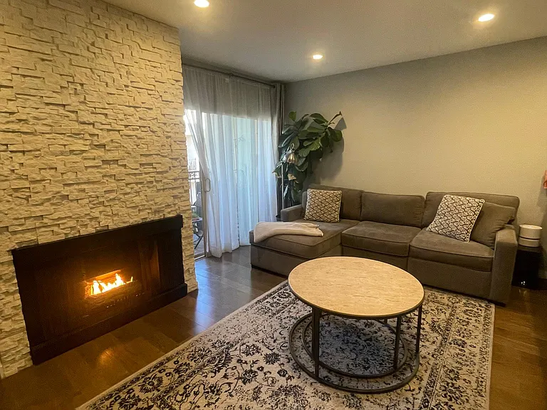 141 S Clark Dr #412 — Photo 7