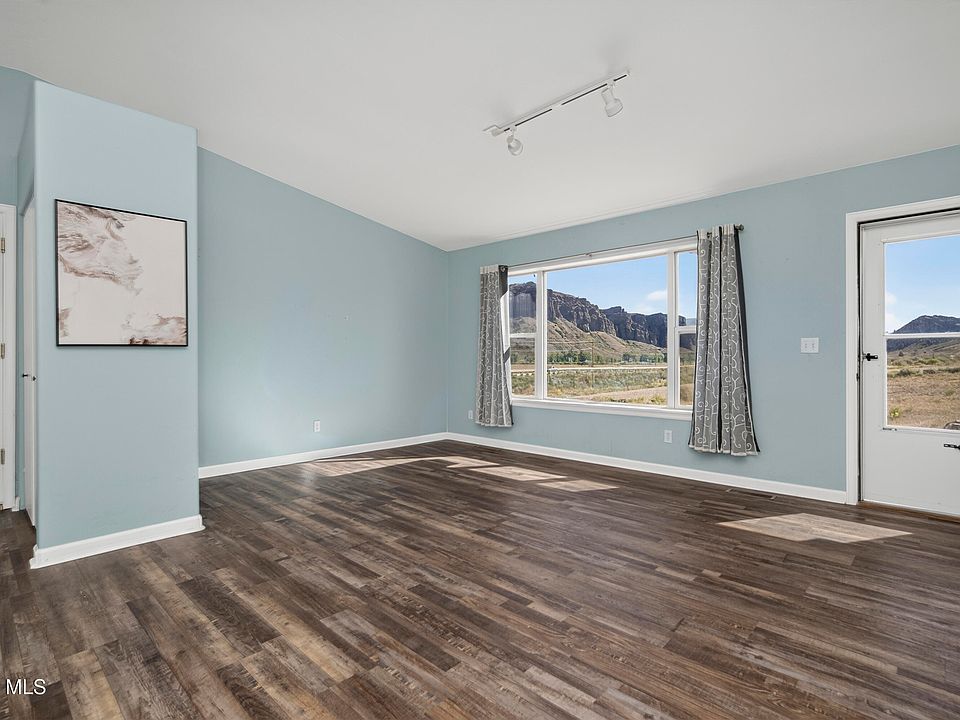 1st image of 416 East Cedar Avenue