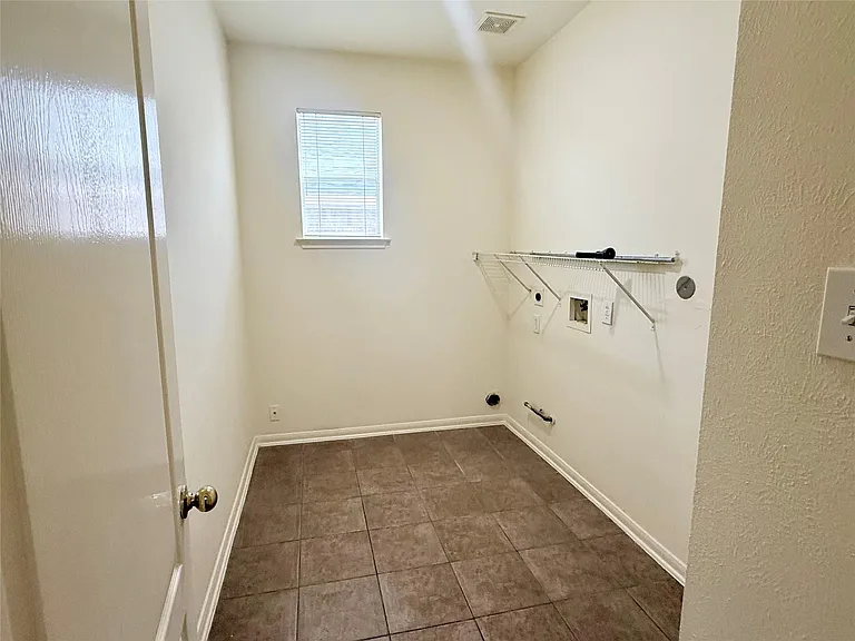 6530 Signal Point Ln — Photo 27