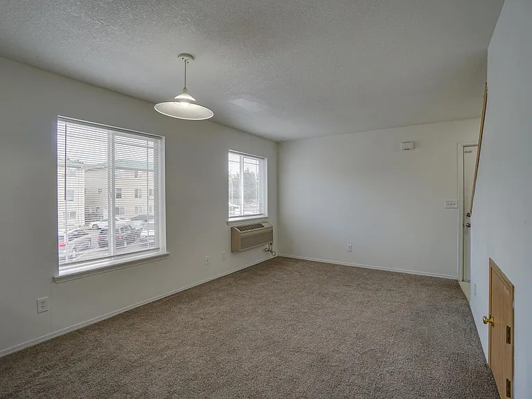 Beverly Rose Apartments — Photo 46