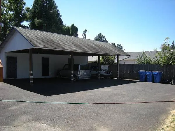 323 N Main Ave — Photo 10