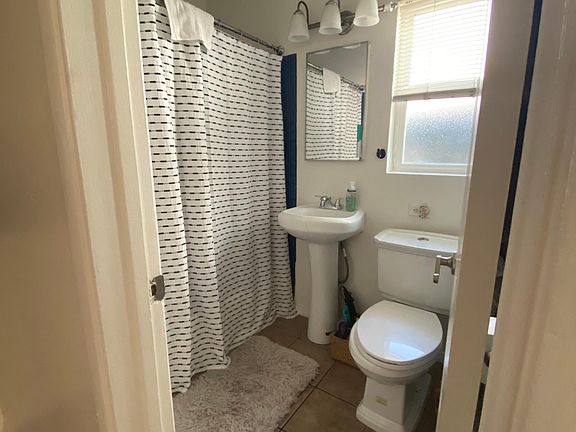 5th image of 4517 Illinois St
