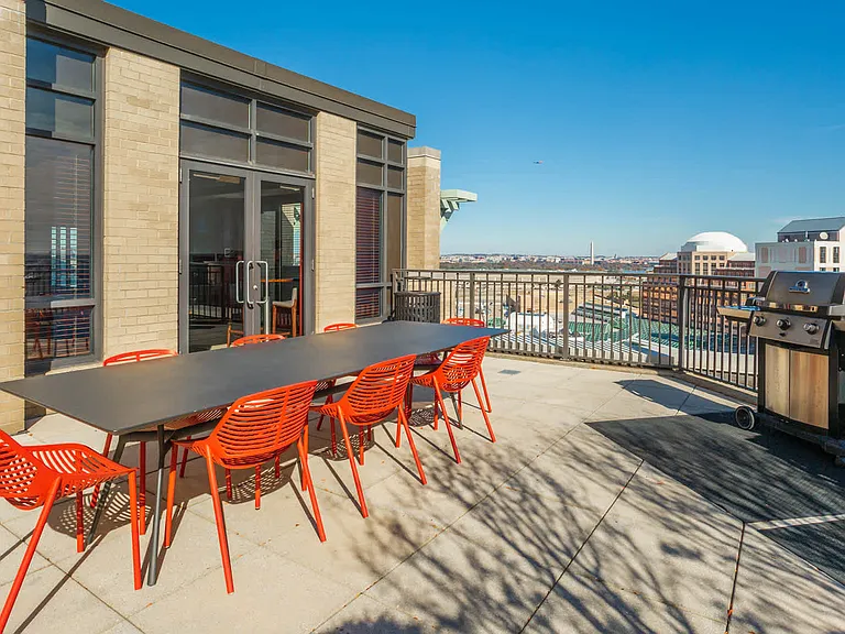 Rooftop Grilling Area