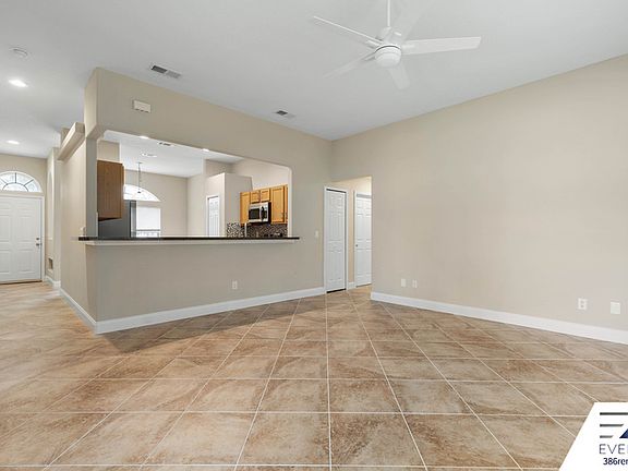 3rd image of 25 Rainbrook Dr