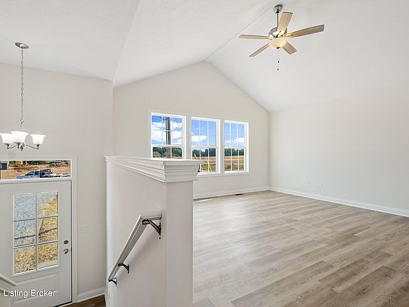 3rd image of 300 Shelbi Dr