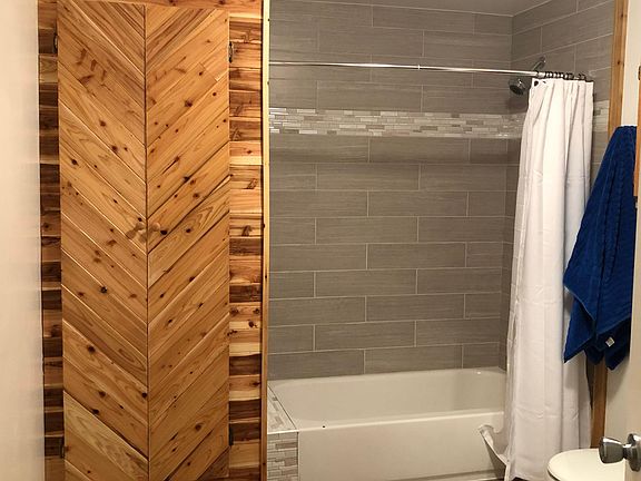 3rd image of 240 N Keyser Ave #1