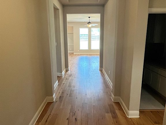 3rd image of 118 Jazlyn Dr