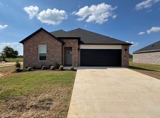 557 W Canada Dr, Farmington, AR 72730
